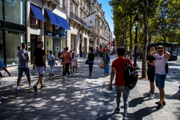 Paris France September 2022 Tourists Strolling Famous Avenue Des Champs — Stock fotografie