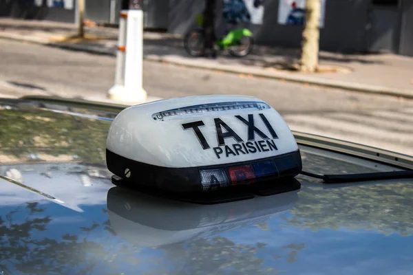 Paris France September 2022 Taxi Driving Streets Paris Mode Transport — Stock Photo, Image