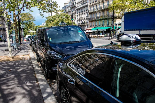 Paris France September 2022 Taxi Driving Streets Paris Mode Transport — Foto de Stock