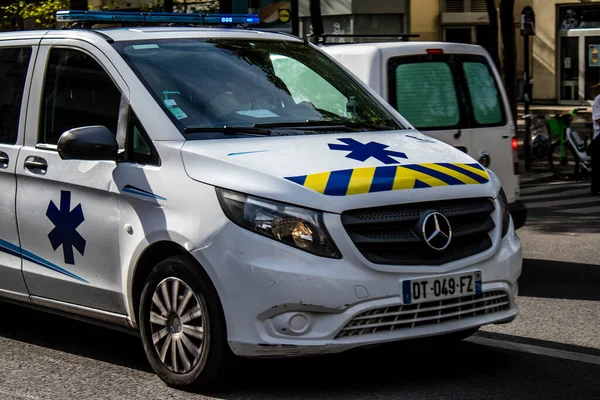 Paris France September 2022 Ambulance Driving Streets Paris Coronavirus Outbreak —  Fotos de Stock