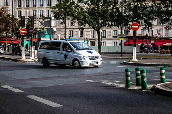 Paris France September 2022 Ambulance Driving Streets Paris Coronavirus Outbreak — Photo