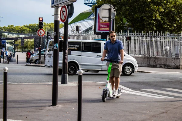 Paris France September 2022 People Rolling Electric Scooter Streets Paris — Stok fotoğraf