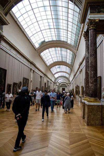 Párizs Franciaország 2022 Szeptember Louvre Világ Legnagyobb Múzeuma Művészet Ikonikus — Stock Fotó