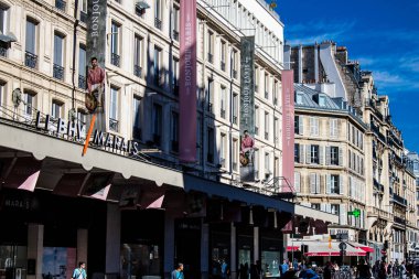 Paris, Fransa - 12 Eylül 2022 Paris 'in mimarisi, sembolik bir şehir ve Fransa' nın başkenti