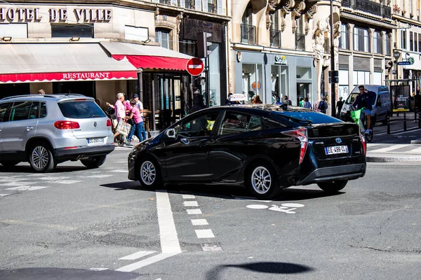 París Francia Septiembre 2022 Taxi Que Conduce Por Las Calles — Foto de Stock
