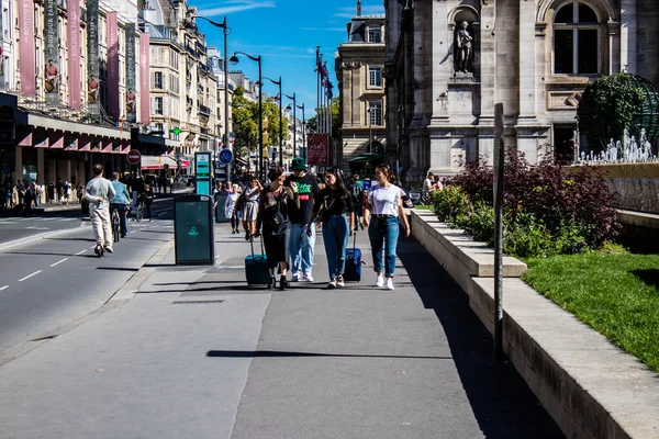 Paříž Francie Září 2022 Turisté Procházející Ulicích Paříže Symbolického Města — Stock fotografie