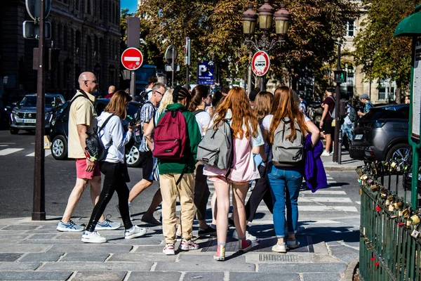 Parijs Frankrijk September 2022 Toeristen Wandelen Door Straten Van Parijs — Stockfoto