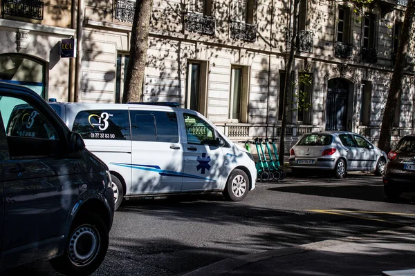 Paris France Septembre 2022 Ambulance Traversant Les Rues Paris Lors — Photo