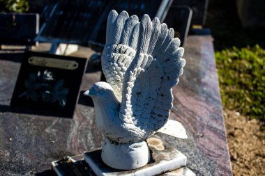 Reims, Fransa - 22 Eylül 2022 Kuzey Mezarlığı Reims şehrindeki en eski mezarlıktır. 18. yüzyılın sonunda inşa edilen bina, ünlü Reims vatandaşlarının kalıntılarını içeriyor.