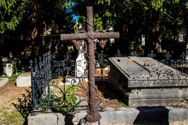 Reims, Fransa - 22 Eylül 2022 Kuzey Mezarlığı Reims şehrindeki en eski mezarlıktır. 18. yüzyılın sonunda inşa edilen bina, ünlü Reims vatandaşlarının kalıntılarını içeriyor.