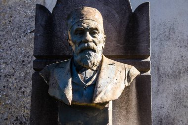 Reims, Fransa - 22 Eylül 2022 Kuzey Mezarlığı Reims şehrindeki en eski mezarlıktır. 18. yüzyılın sonunda inşa edilen bina, ünlü Reims vatandaşlarının kalıntılarını içeriyor.