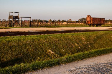 Oswiecim, Polonya - 7 Ekim 2022 Birkenau, Üçüncü Reich 'taki en büyük toplama kampı kompleksi, hem toplama kampı hem de Yahudileri yok etmek için inşa edilmiş bir imha merkezi.