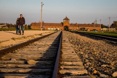 Oswiecim, Polonya - 7 Ekim 2022 Birkenau, Üçüncü Reich 'taki en büyük toplama kampı kompleksi, hem toplama kampı hem de Yahudileri yok etmek için inşa edilmiş bir imha merkezi.