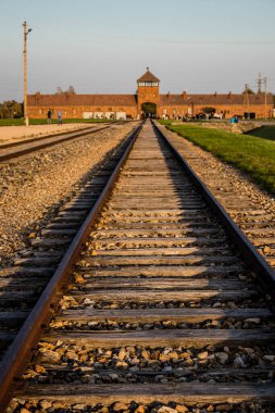Oswiecim, Polonya - 7 Ekim 2022 Birkenau, Üçüncü Reich 'taki en büyük toplama kampı kompleksi, hem toplama kampı hem de Yahudileri yok etmek için inşa edilmiş bir imha merkezi.