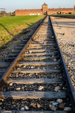 Oswiecim, Polonya - 7 Ekim 2022 Birkenau, Üçüncü Reich 'taki en büyük toplama kampı kompleksi, hem toplama kampı hem de Yahudileri yok etmek için inşa edilmiş bir imha merkezi.