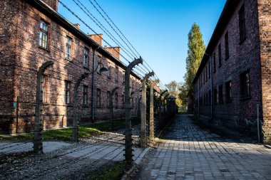 Oswiecim, Polonya - 7 Ekim 2022 Auschwitz, Üçüncü Reich 'taki en büyük toplama kampı kompleksi, hem toplama kampı hem de Yahudi halkını yok etmek için inşa edilmiş bir imha merkezi.