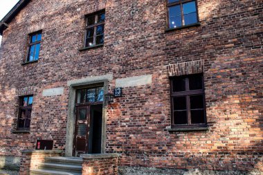 Oswiecim, Polonya - 7 Ekim 2022 Auschwitz, Üçüncü Reich 'taki en büyük toplama kampı kompleksi, hem toplama kampı hem de Yahudi halkını yok etmek için inşa edilmiş bir imha merkezi.