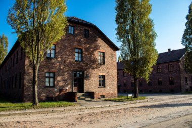 Oswiecim, Polonya - 7 Ekim 2022 Auschwitz, Üçüncü Reich 'taki en büyük toplama kampı kompleksi, hem toplama kampı hem de Yahudi halkını yok etmek için inşa edilmiş bir imha merkezi.