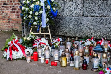Oswiecim, Polonya - 7 Ekim 2022 Auschwitz, Üçüncü Reich 'taki en büyük toplama kampı kompleksi, hem toplama kampı hem de Yahudi halkını yok etmek için inşa edilmiş bir imha merkezi.