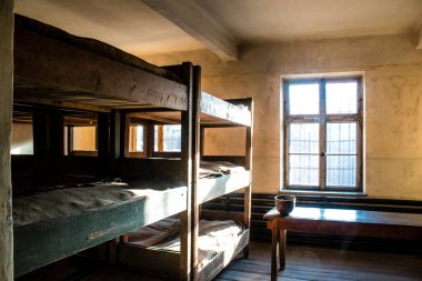 Oswiecim, Polonya - 7 Ekim 2022 Auschwitz, Üçüncü Reich 'taki en büyük toplama kampı kompleksi, hem toplama kampı hem de Yahudi halkını yok etmek için inşa edilmiş bir imha merkezi.