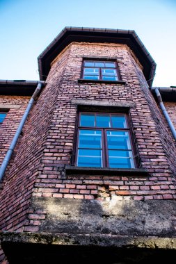 Oswiecim, Polonya - 7 Ekim 2022 Auschwitz, Üçüncü Reich 'taki en büyük toplama kampı kompleksi, hem toplama kampı hem de Yahudi halkını yok etmek için inşa edilmiş bir imha merkezi.