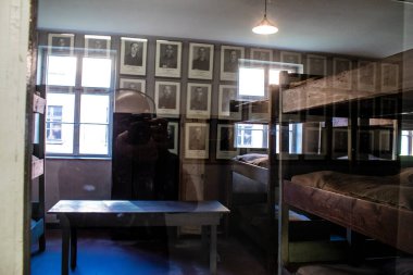 Oswiecim, Polonya - 7 Ekim 2022 Auschwitz, Üçüncü Reich 'taki en büyük toplama kampı kompleksi, hem toplama kampı hem de Yahudi halkını yok etmek için inşa edilmiş bir imha merkezi.