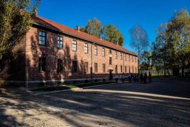 Oswiecim, Polonya - 7 Ekim 2022 Auschwitz, Üçüncü Reich 'taki en büyük toplama kampı kompleksi, hem toplama kampı hem de Yahudi halkını yok etmek için inşa edilmiş bir imha merkezi.