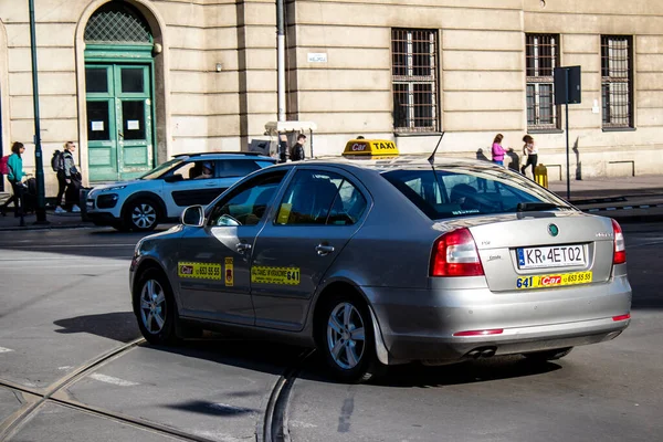 Krakow Poland October 2022 Taxi Driving Streets Krakow Part Transport — Stock Photo, Image