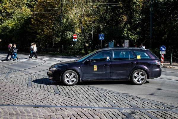 Krakow Poland October 2022 Taxi Driving Streets Krakow Part Transport — Stock Photo, Image