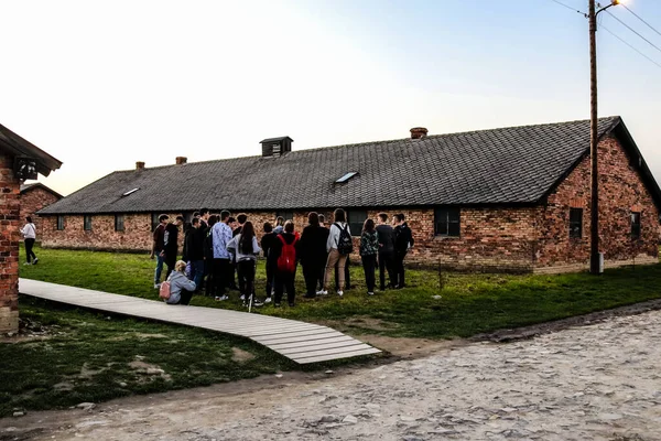 Oswiecim, Polonya - 7 Ekim 2022 Birkenau, Üçüncü Reich 'taki en büyük toplama kampı kompleksi, hem toplama kampı hem de Yahudileri yok etmek için inşa edilmiş bir imha merkezi.