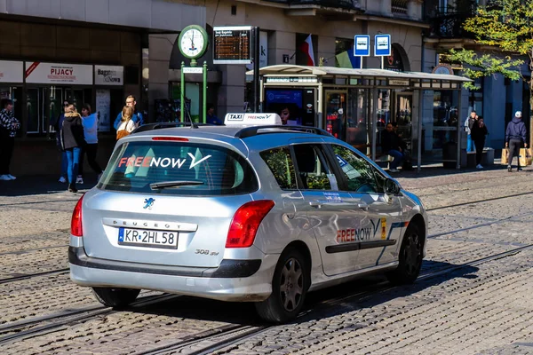 Krakow Poland October 2022 Taxi Driving Streets Krakow Part Transport — Stock Photo, Image