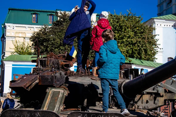 Zničená Výstava Ruského Vojenského Vybavení Mykhailivském Náměstí Kyjevě Ukrajině Října — Stock fotografie