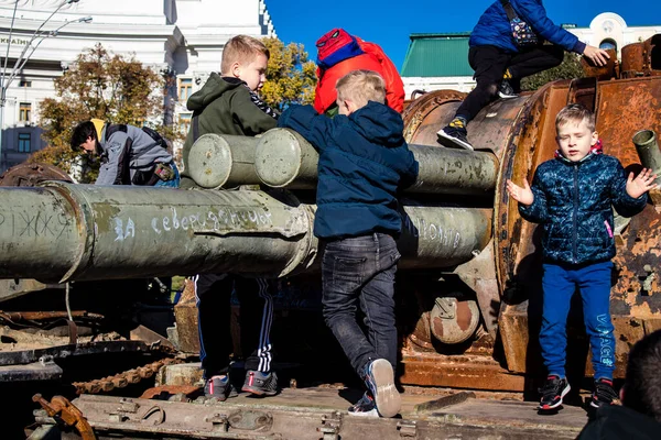 Exposição Equipamentos Militares Russos Destruídos Praça Mykhailivska Kiev Ucrânia Outubro — Fotografia de Stock