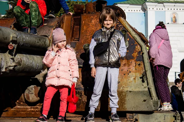 Zničená Výstava Ruského Vojenského Vybavení Mykhailivském Náměstí Kyjevě Ukrajině Října — Stock fotografie