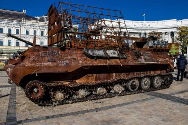 Yok edilen Rus askeri donanım sergisi, Rusya 'nın 2022 yılında Ukrayna' yı işgali sırasında ele geçirilen ve imha edilen Rus askeri teçhizatlarının yer aldığı açık hava sergisi.