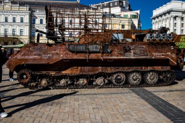 Yok edilen Rus askeri donanım sergisi, Rusya 'nın 2022 yılında Ukrayna' yı işgali sırasında ele geçirilen ve imha edilen Rus askeri teçhizatlarının yer aldığı açık hava sergisi.