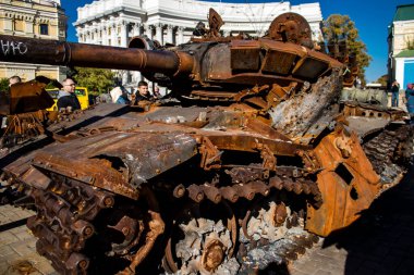 Yok edilen Rus askeri donanım sergisi, Rusya 'nın 2022 yılında Ukrayna' yı işgali sırasında ele geçirilen ve imha edilen Rus askeri teçhizatlarının yer aldığı açık hava sergisi.