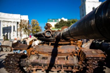 Yok edilen Rus askeri donanım sergisi, Rusya 'nın 2022 yılında Ukrayna' yı işgali sırasında ele geçirilen ve imha edilen Rus askeri teçhizatlarının yer aldığı açık hava sergisi.