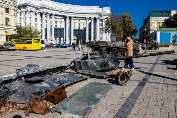 Yok edilen Rus askeri donanım sergisi, Rusya 'nın 2022 yılında Ukrayna' yı işgali sırasında ele geçirilen ve imha edilen Rus askeri teçhizatlarının yer aldığı açık hava sergisi.