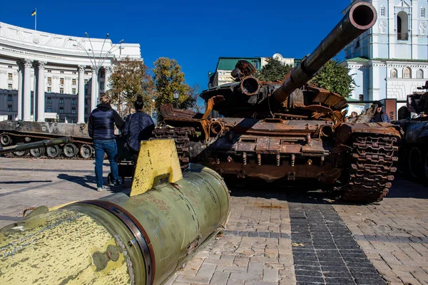 Yok edilen Rus askeri donanım sergisi, Rusya 'nın 2022 yılında Ukrayna' yı işgali sırasında ele geçirilen ve imha edilen Rus askeri teçhizatlarının yer aldığı açık hava sergisi.
