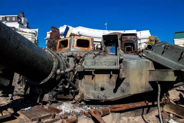 Yok edilen Rus askeri donanım sergisi, Rusya 'nın 2022 yılında Ukrayna' yı işgali sırasında ele geçirilen ve imha edilen Rus askeri teçhizatlarının yer aldığı açık hava sergisi.