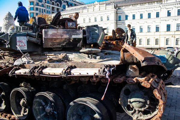 Yok edilen Rus askeri donanım sergisi, Rusya 'nın 2022 yılında Ukrayna' yı işgali sırasında ele geçirilen ve imha edilen Rus askeri teçhizatlarının yer aldığı açık hava sergisi.