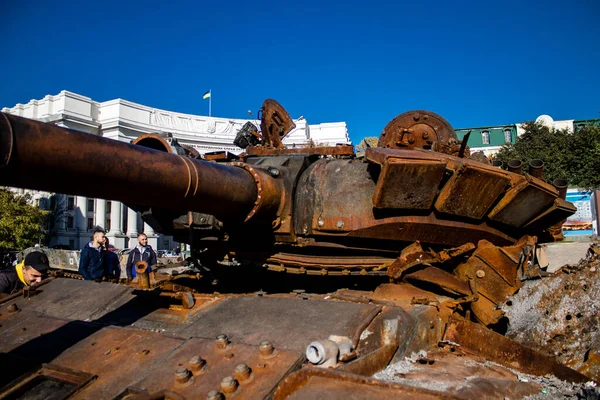 Zničená Výstava Ruského Vojenského Vybavení Výstavu Pod Širým Nebem Obsahuje — Stock fotografie