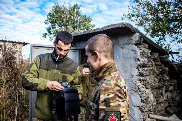 Oekraïense Leger Infanterie Soldaten Aan Frontlinie Zijn Gespecialiseerd Mortier Vuur — Stockfoto