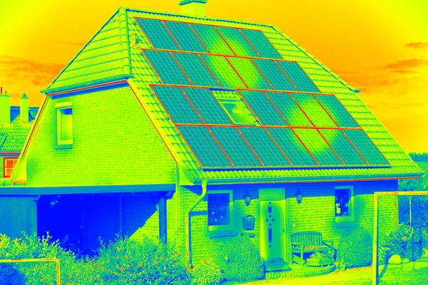 Thermographic Inspection Photovoltaic Systems House Thermovision Image Solar Panels Infrared — Stock Photo, Image