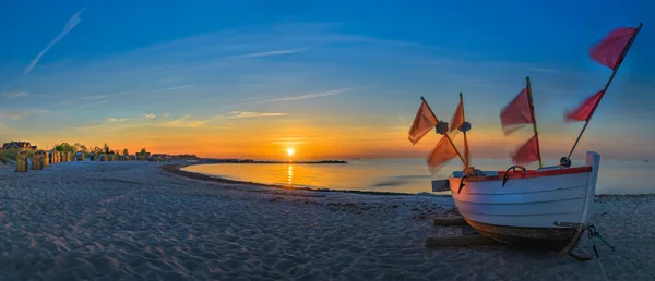 Panorama View Beach Baltic Sea Sunset Beach Chairs Fishing Boat — стоковое фото
