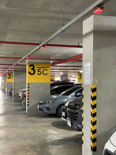 Bangkok Thailand Mei 2022 Smart Parking Begeleidingssysteem Met Overhead Indicatoren — Stockfoto