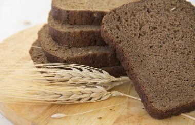 dilim çavdar ekmeği ve kulaklar