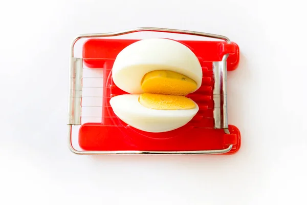 Klipp Kokta Hönsägg Ägg Cutter Ljus Bakgrund — Stockfoto