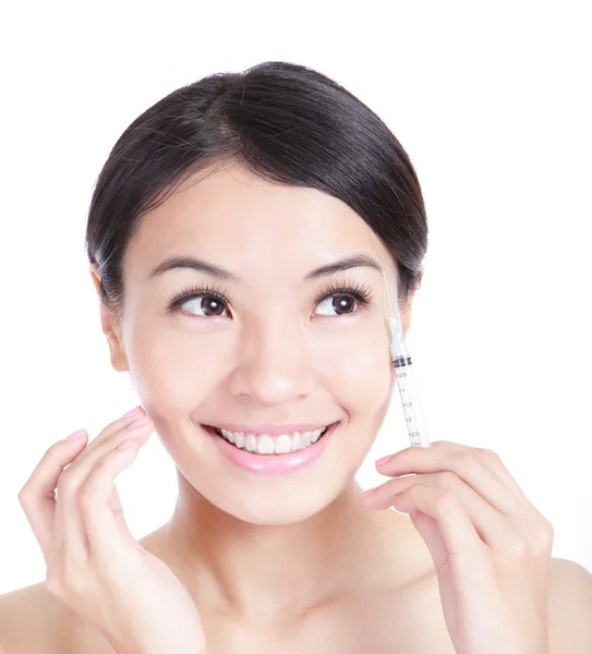 Inyección cosmética en la cara de la mujer bonita — Foto de Stock